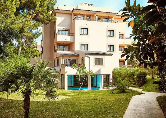 Aparthotel Cala Guya